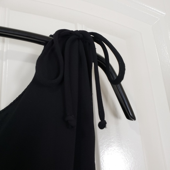 Elegant Black Midi Dress - Picture 3 of 8